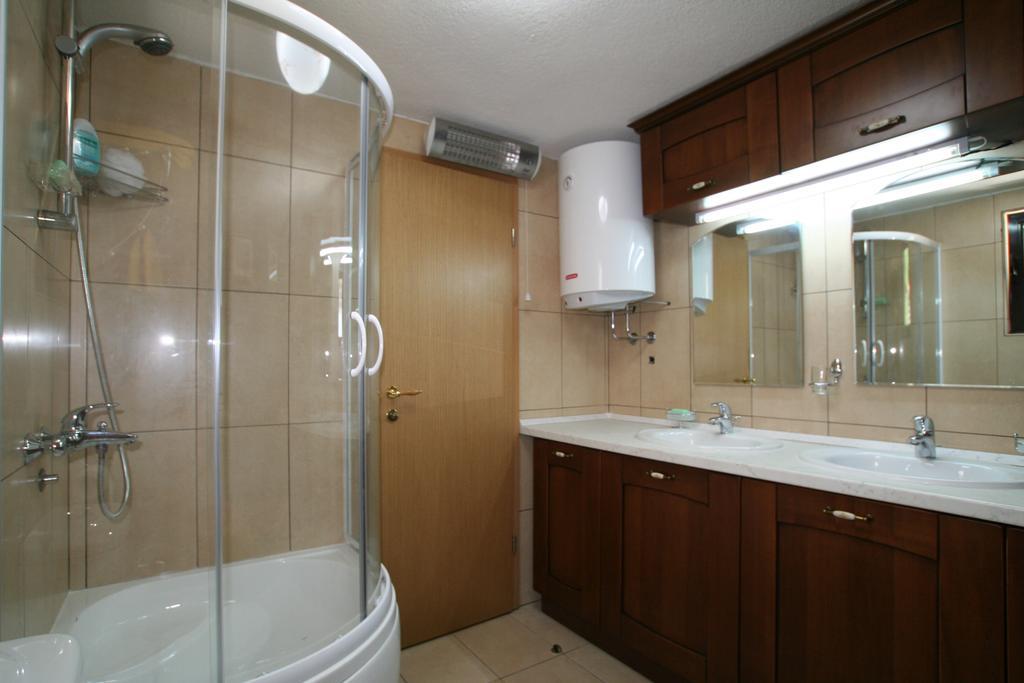 Holiday Home Ametist Kotor Bilik gambar