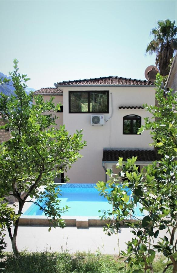 Holiday Home Ametist Kotor Luaran gambar