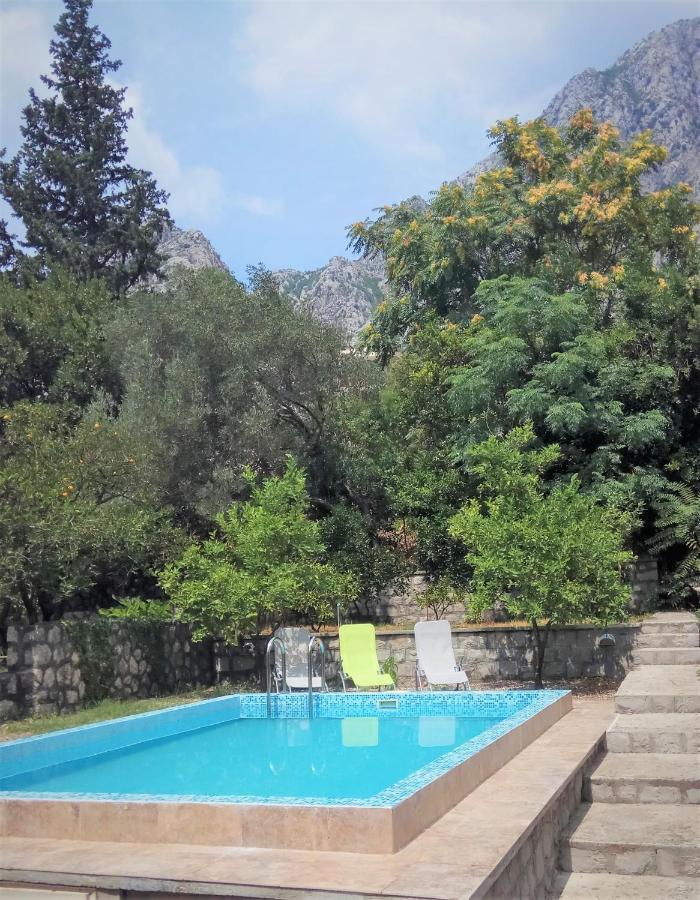 Holiday Home Ametist Kotor Luaran gambar